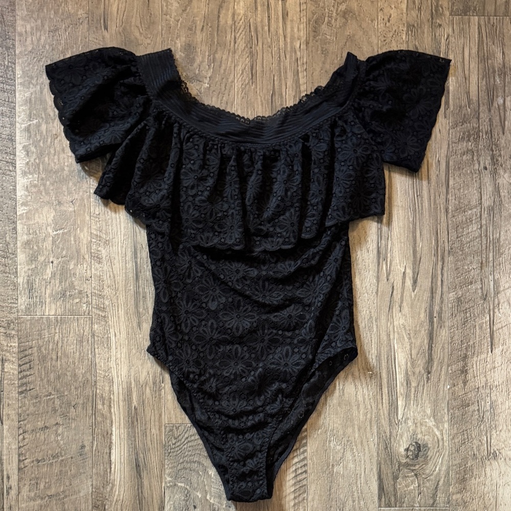 Victoria's Secret-Black Lace Bodysuit-Size S